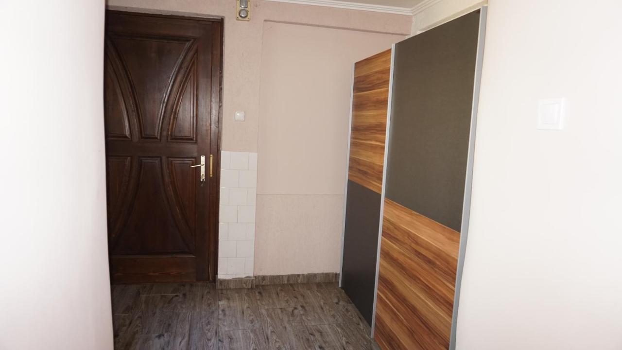 Edes Otthon Apartman Дьюла Екстер'єр фото
