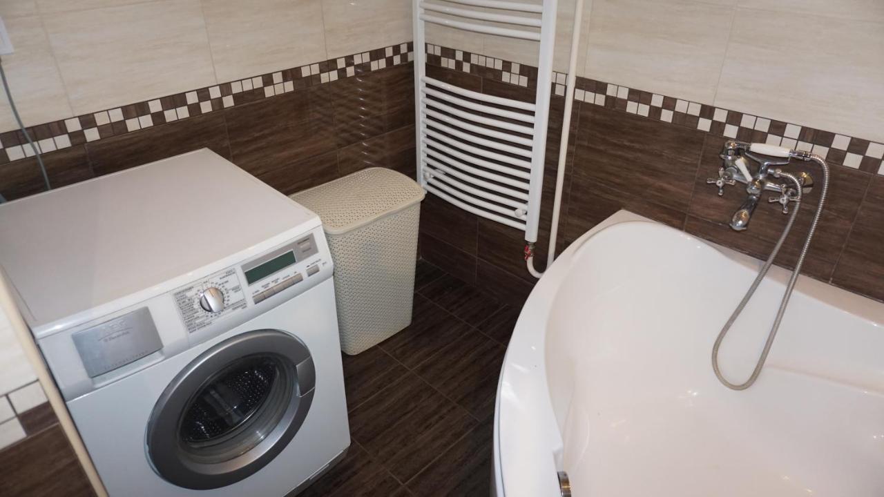 Edes Otthon Apartman Дьюла Екстер'єр фото