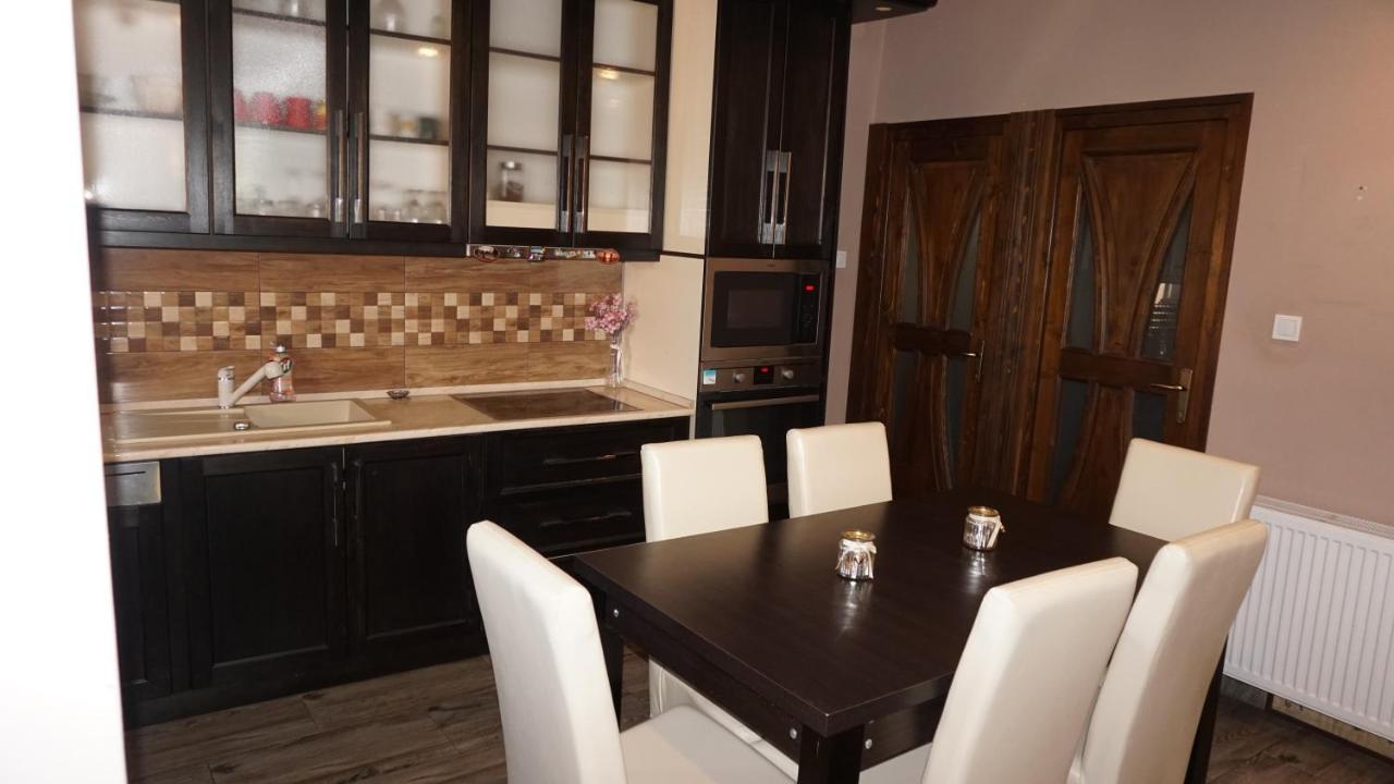 Edes Otthon Apartman Дьюла Екстер'єр фото